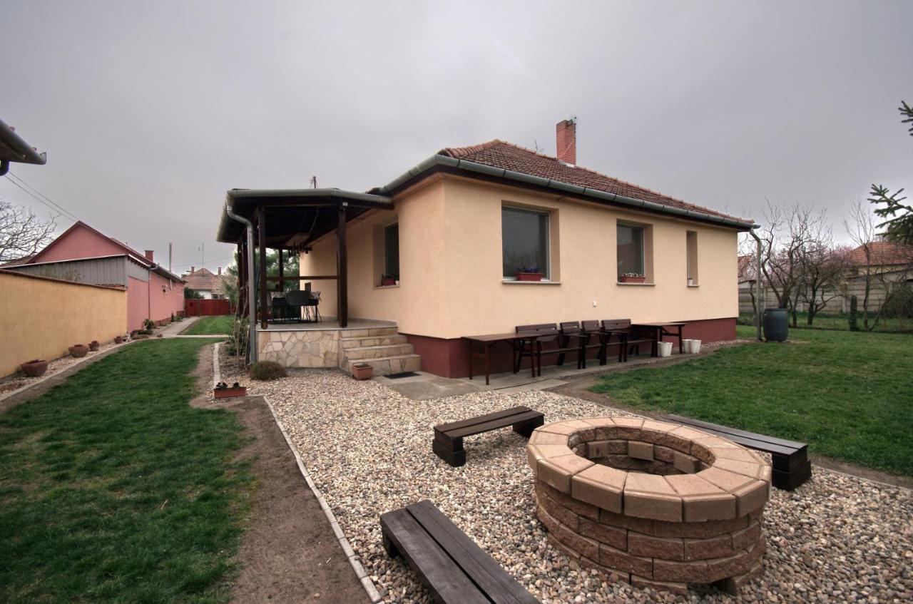 Bodza Apartman Gyula Exterior photo